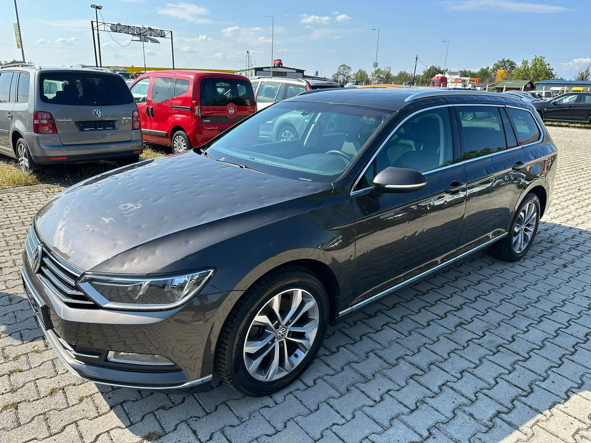 Volkswagen Passat 1.6 HDI KREDITI NA LICU MESTA Image 1